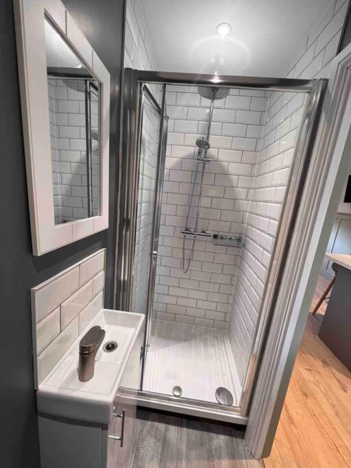 Seaview 1 Bed Open - Free Parking
