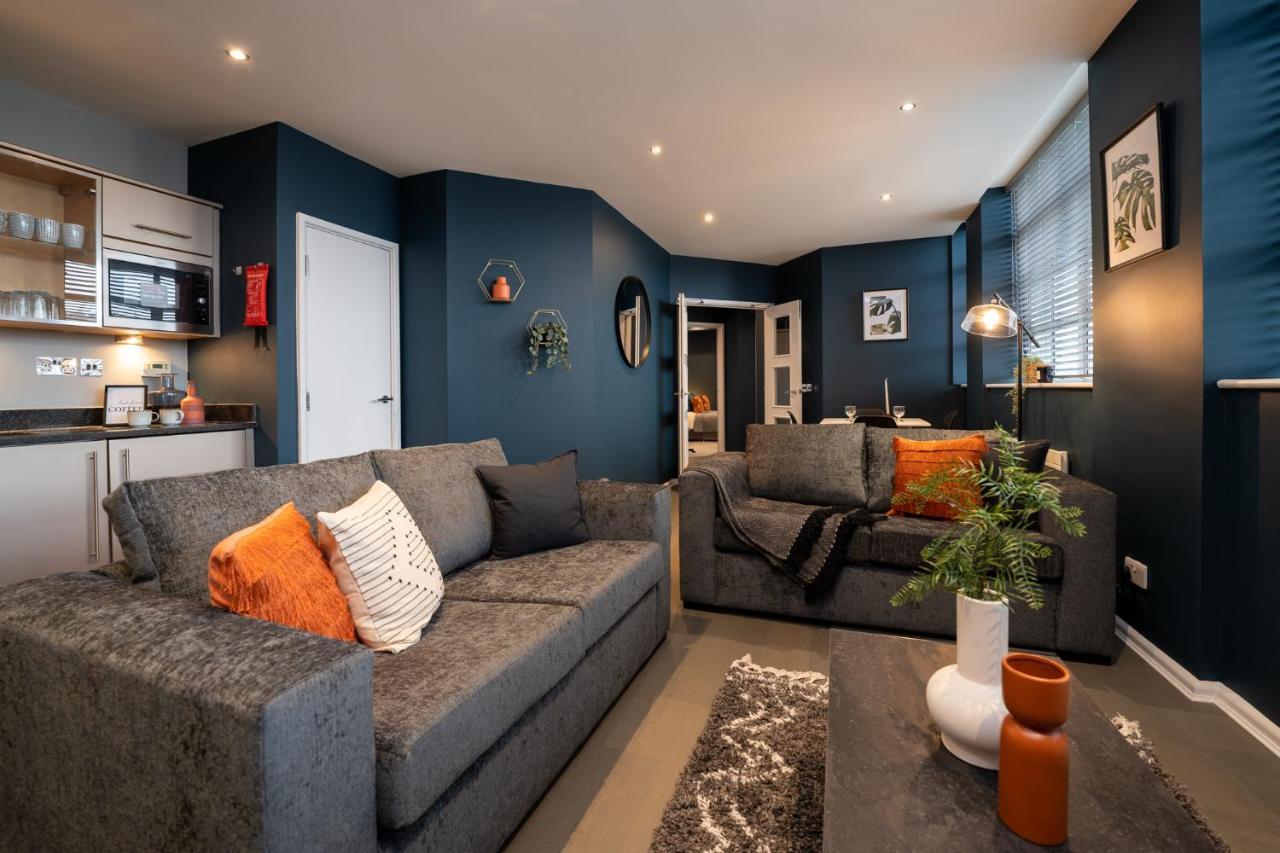 Sleek & Stylish 2-bed In The Heart Of By Sharphaus Short Lets & Serviced Management Apartment
