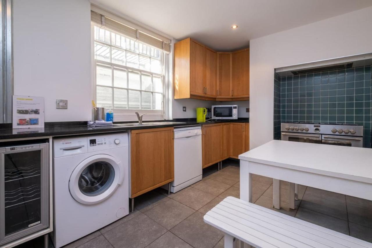Holiday home Large Townhouse Close To Pier
