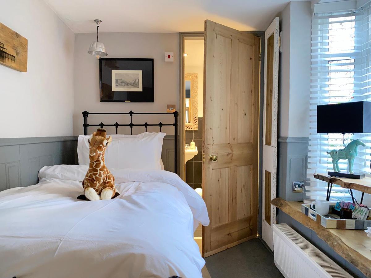Bed & Breakfast 27 Brighton