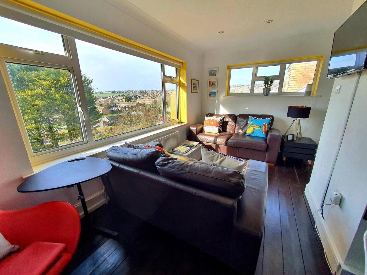 3 Bed House, Stunning Views And Free Parking Brighton