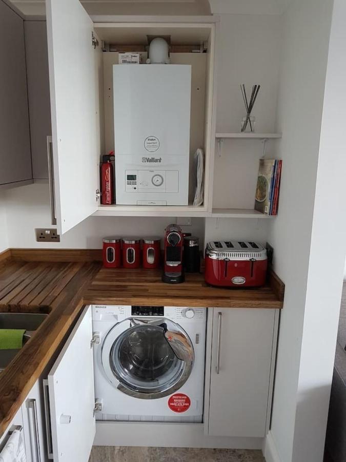 Direct Sea Views Seafront Location & Free Parking * Brighton