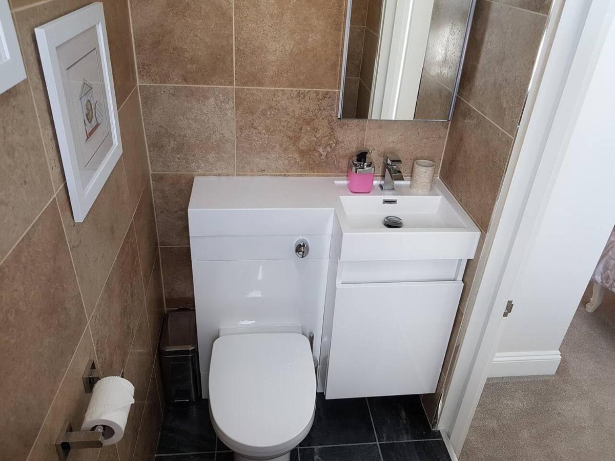 Direct Sea Views Seafront Location & Free Parking *