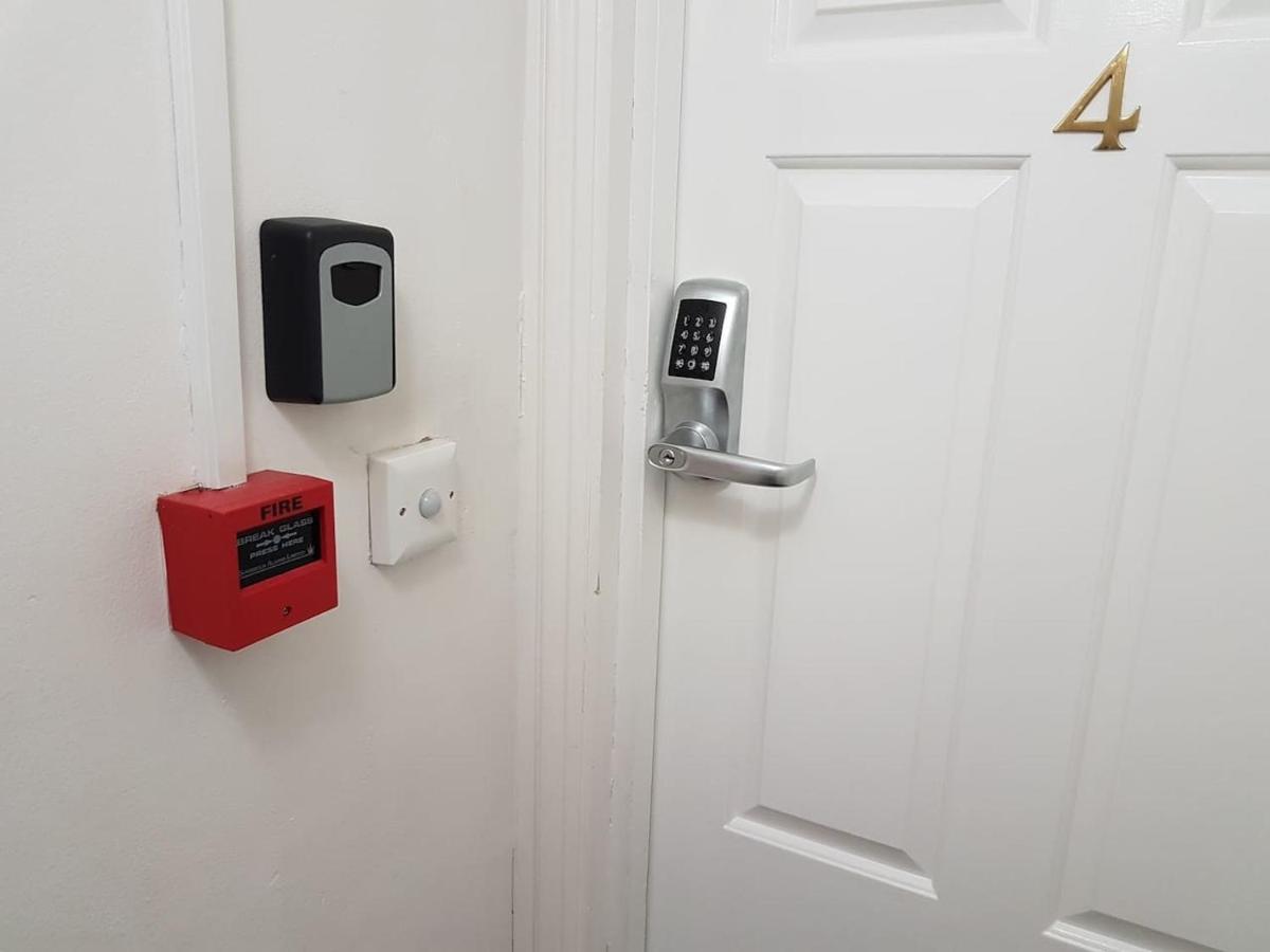 Direct Sea Views Seafront Location & Free Parking Brighton