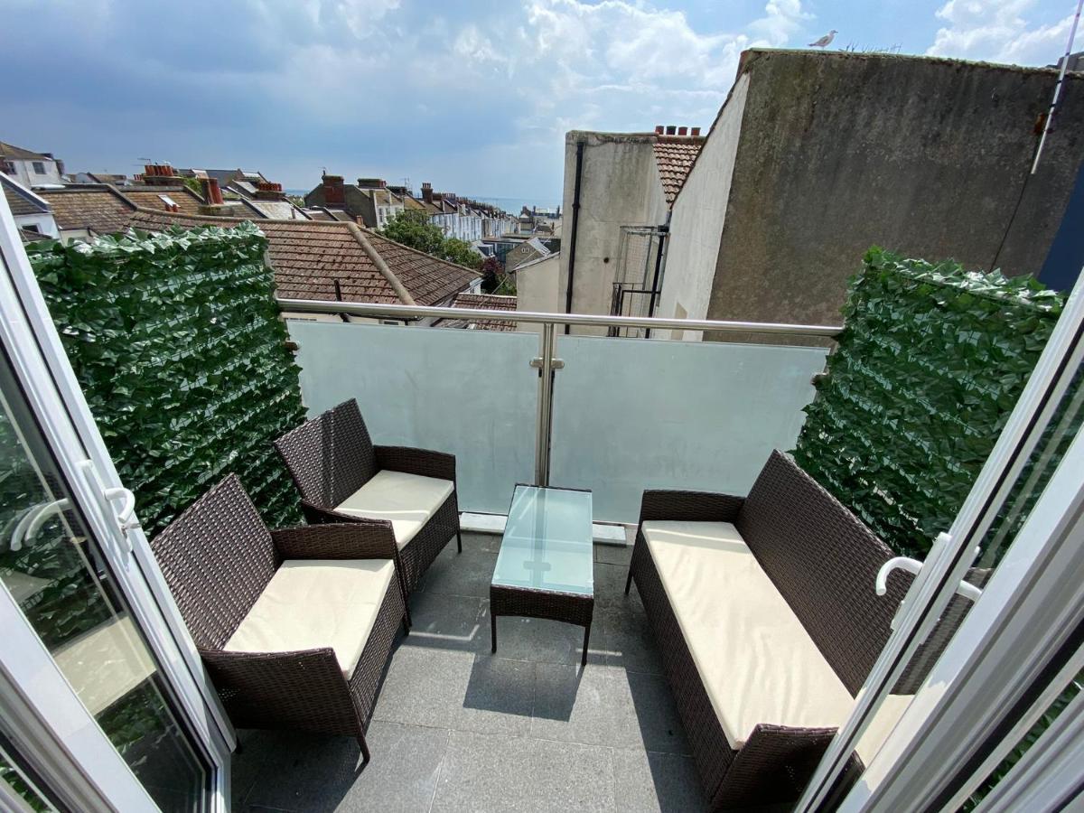 Town Sea View Balcony
