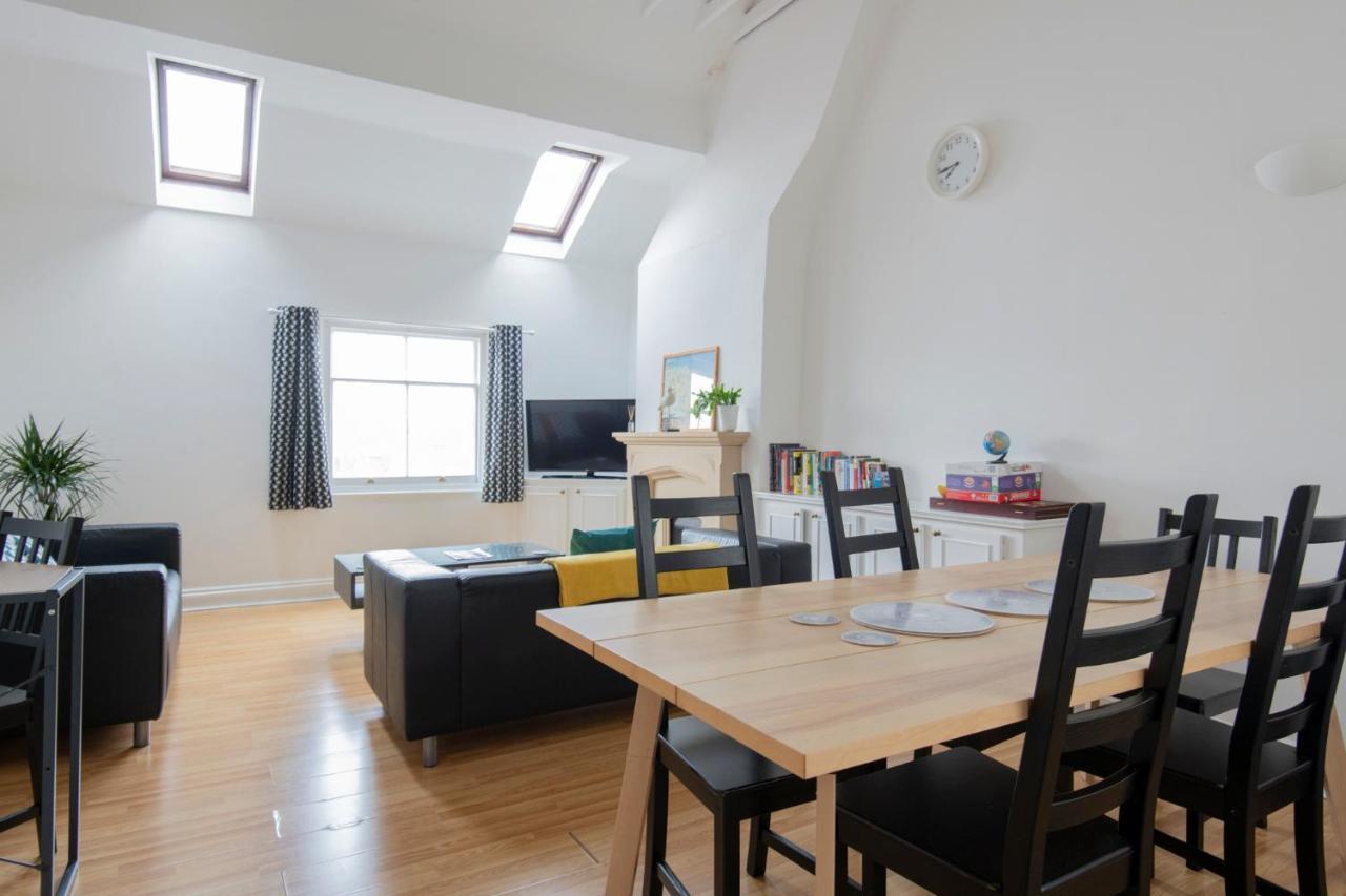 Apartment Fantastic 3 Bed House- Sleeps 6- Superfast Wifi And Garage *