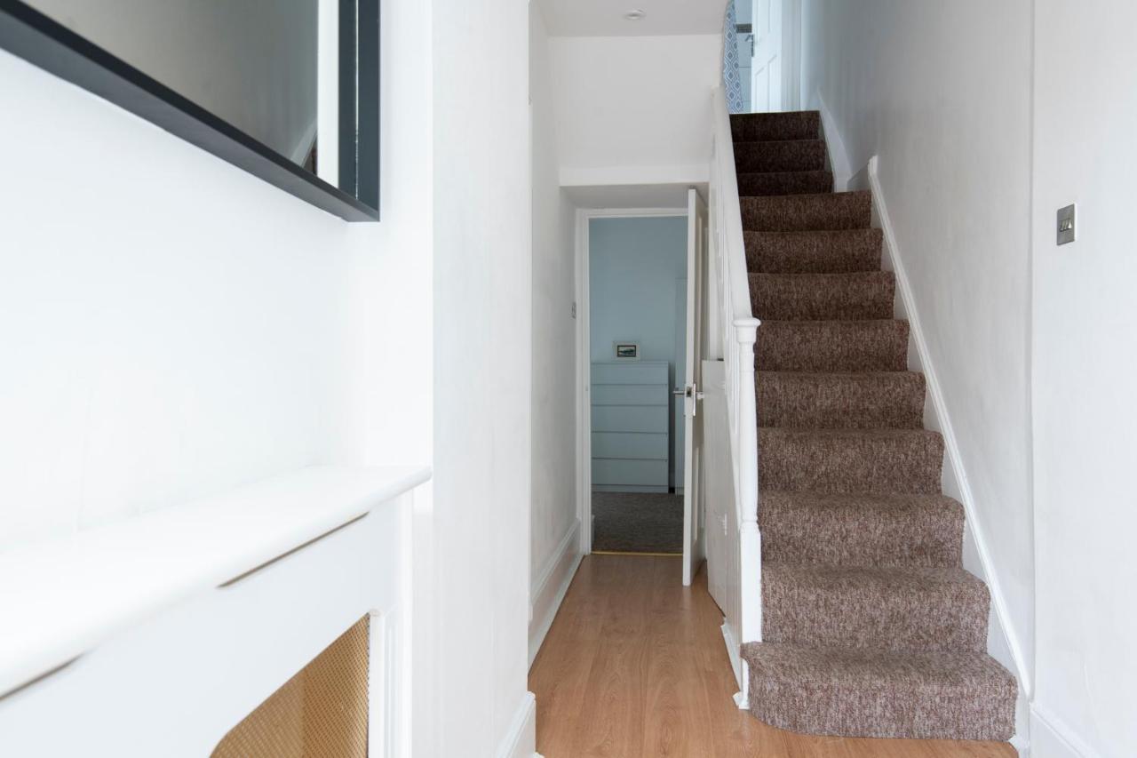 Fantastic 3 Bed House- Sleeps 6- Superfast Wifi And Garage * Brighton