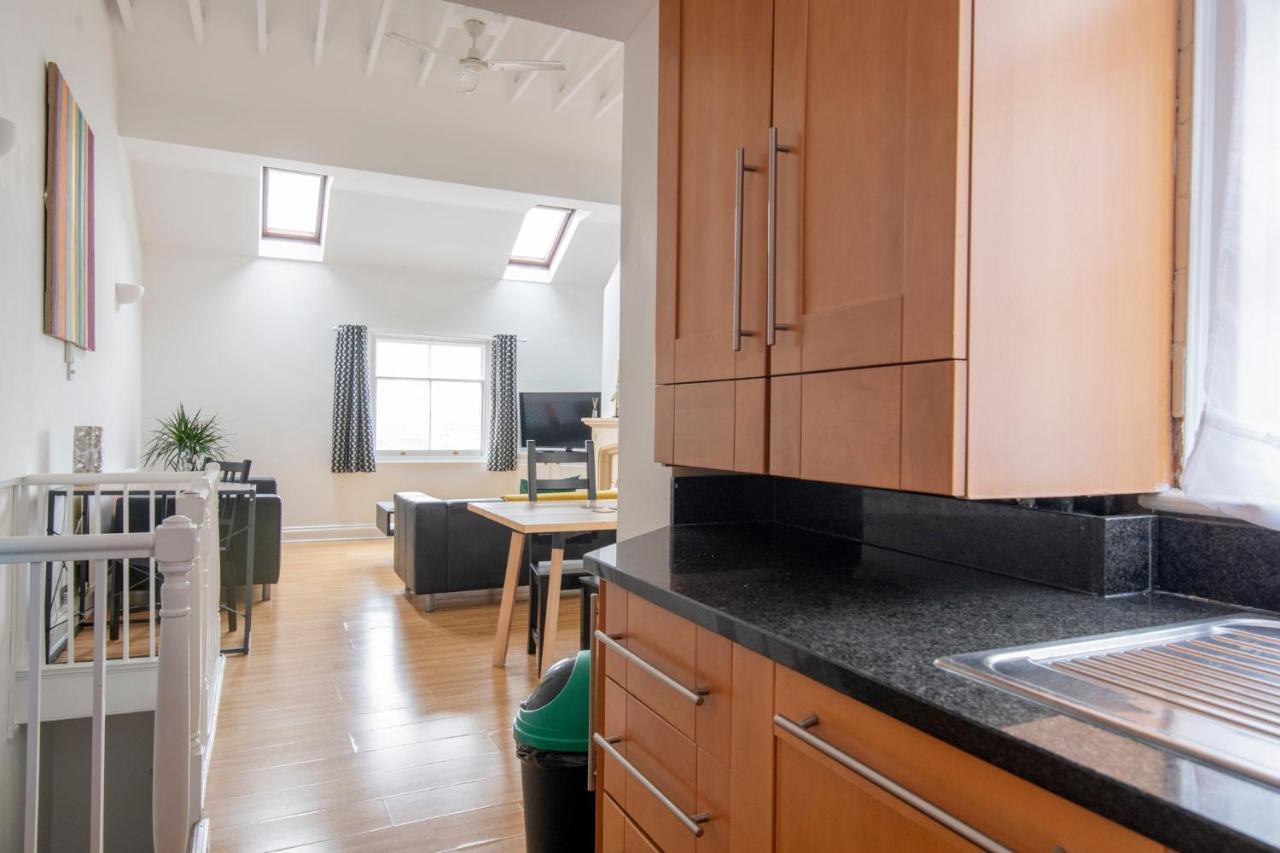 Apartment Fantastic 3 Bed House- Sleeps 6- Superfast Wifi And Garage *