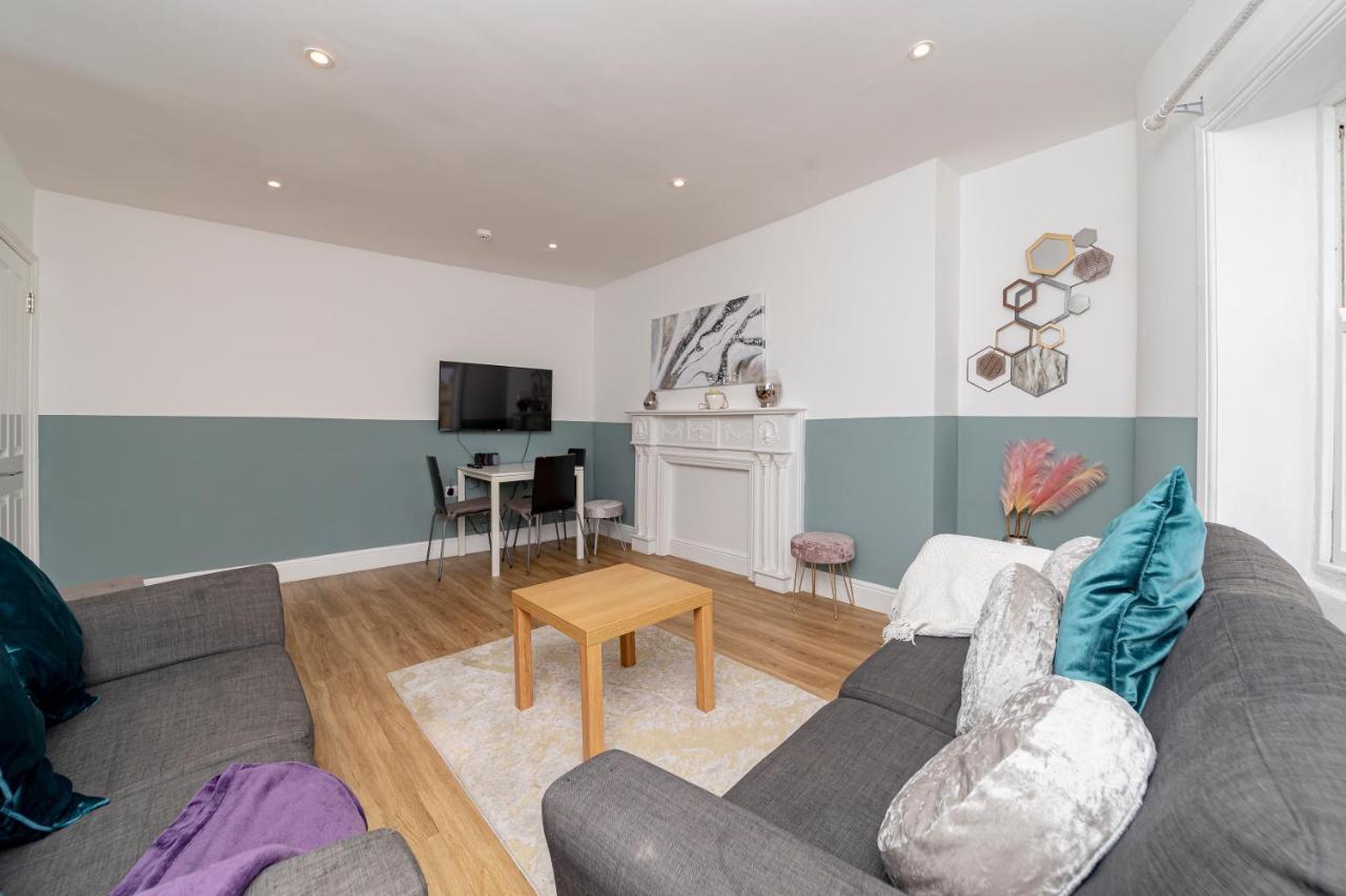 Flash Sale 2 Bedroom Flat Bn38bru05