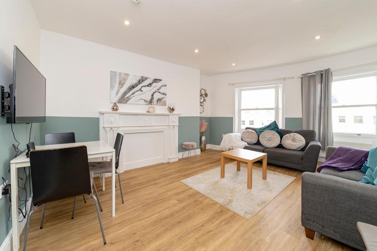 Apartment Flash Sale 2 Bedroom Flat Bn38bru05 *