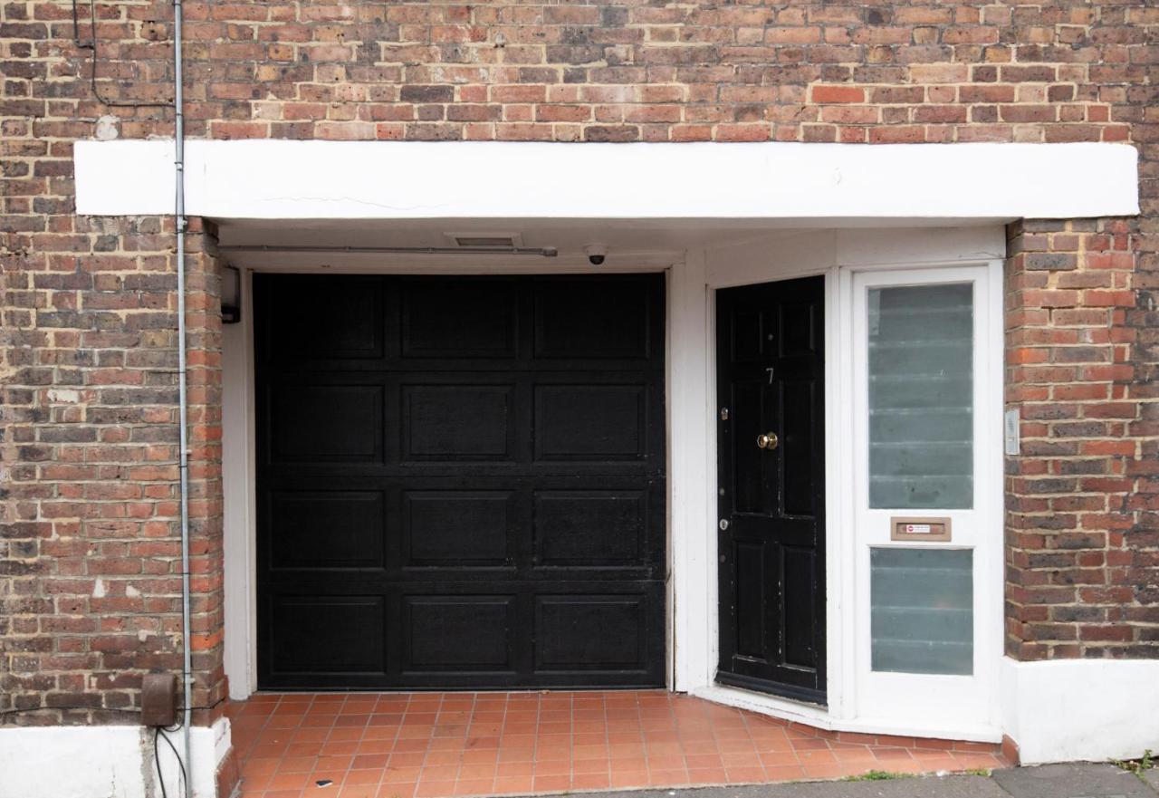 Apartment Fantastic 3 Bed House- Sleeps 6- Superfast Wifi And Garage