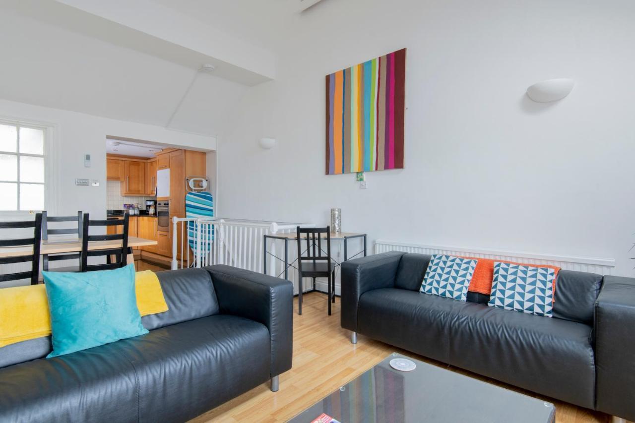 Fantastic 3 Bed House- Sleeps 6- Superfast Wifi And Garage Brighton