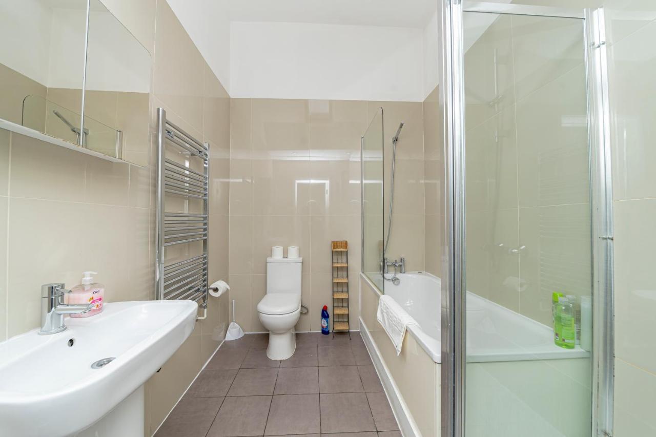 Apartment Flash Sale 2 Bedroom Flat Bn38bru05 *