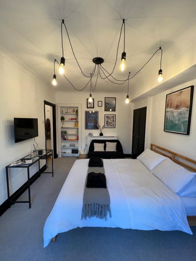 Stylish Basement Studio, With Outdoor Space * Brighton