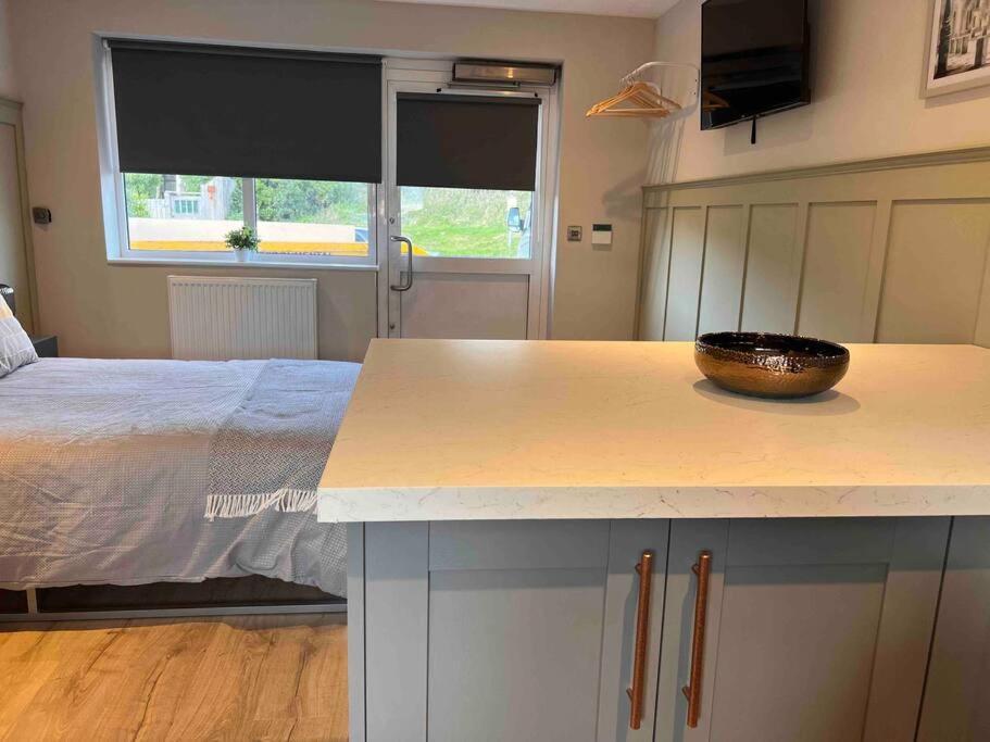 Seaview 1 Bed Open - Free Parking