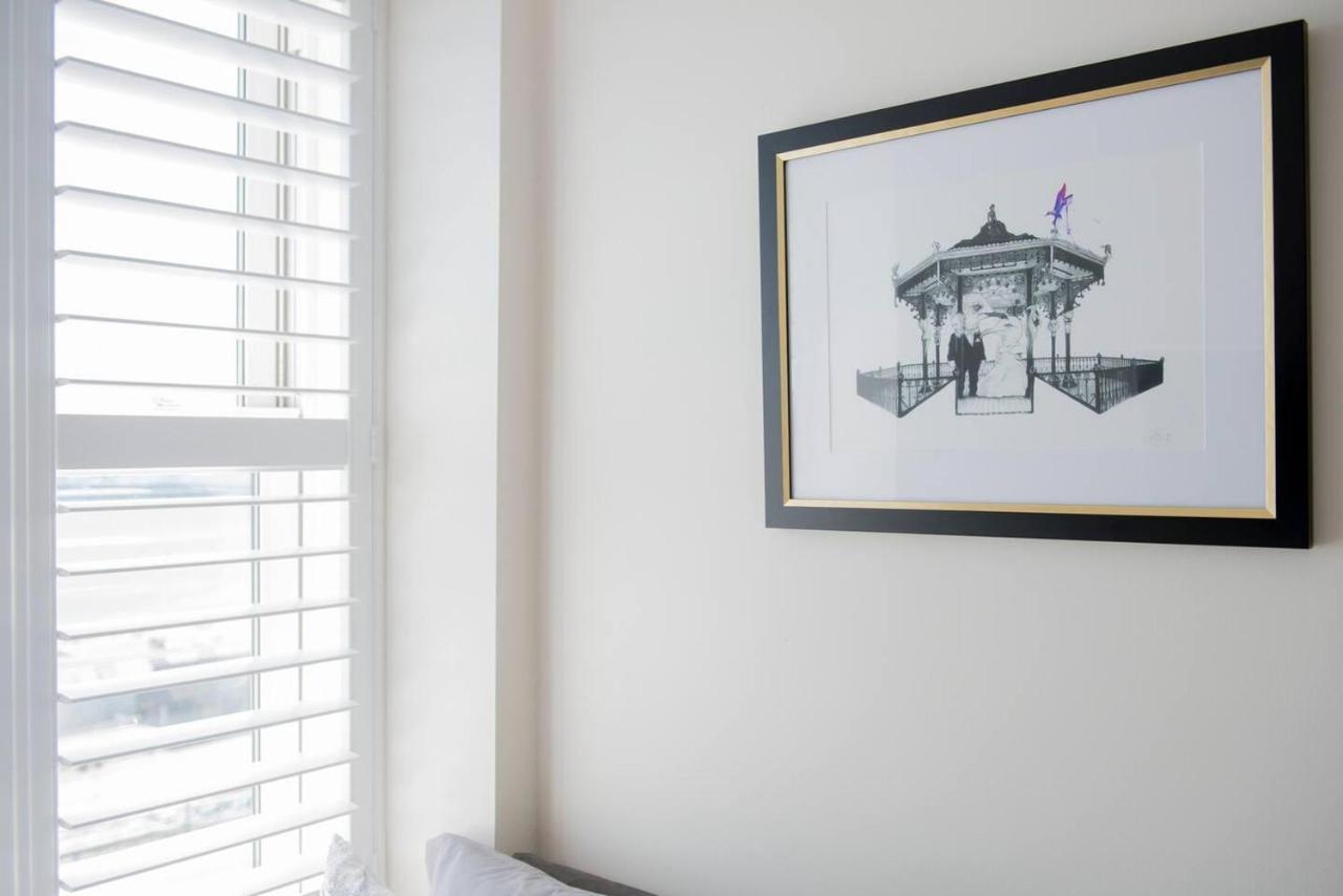 Direct Sea Views Seafront Location & Free Parking Apartment *