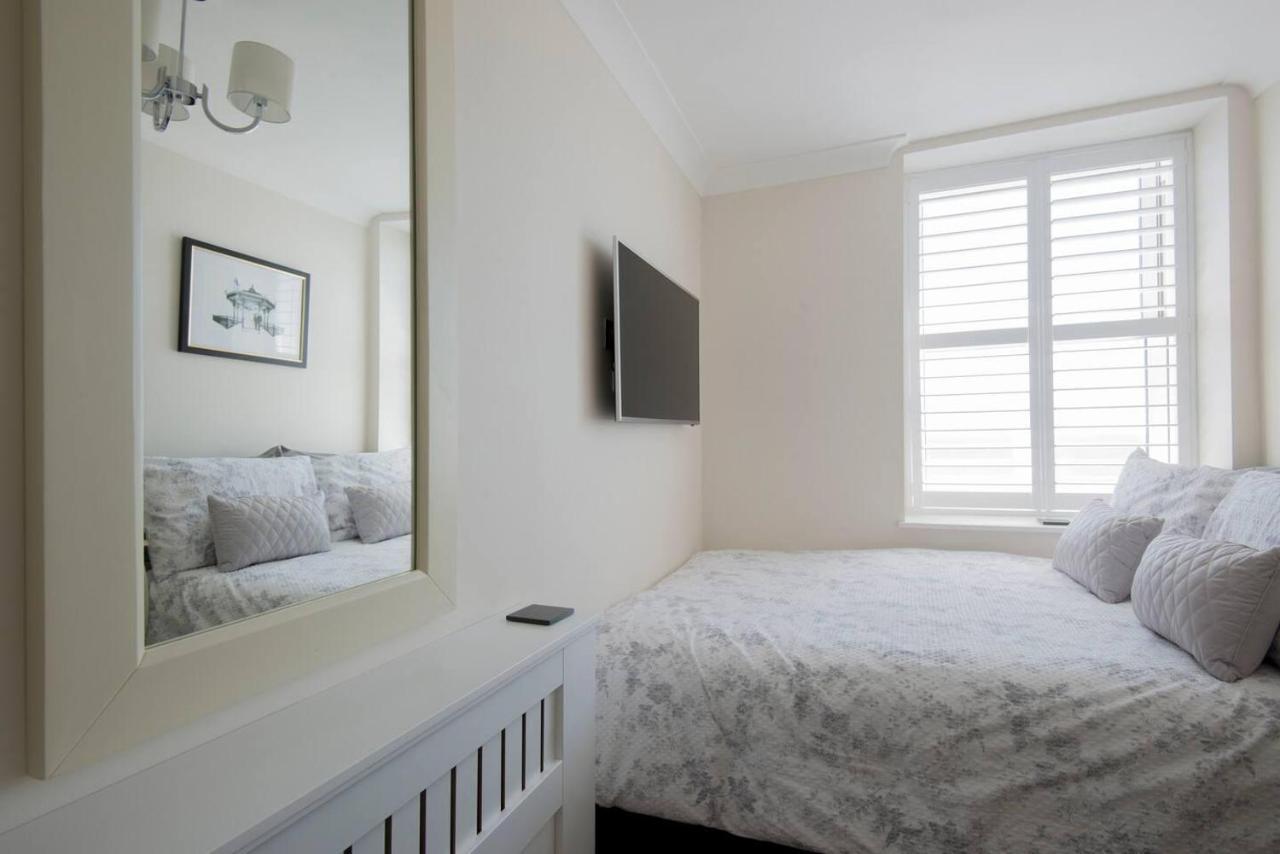 Apartment Direct Sea Views Seafront Location & Free Parking *