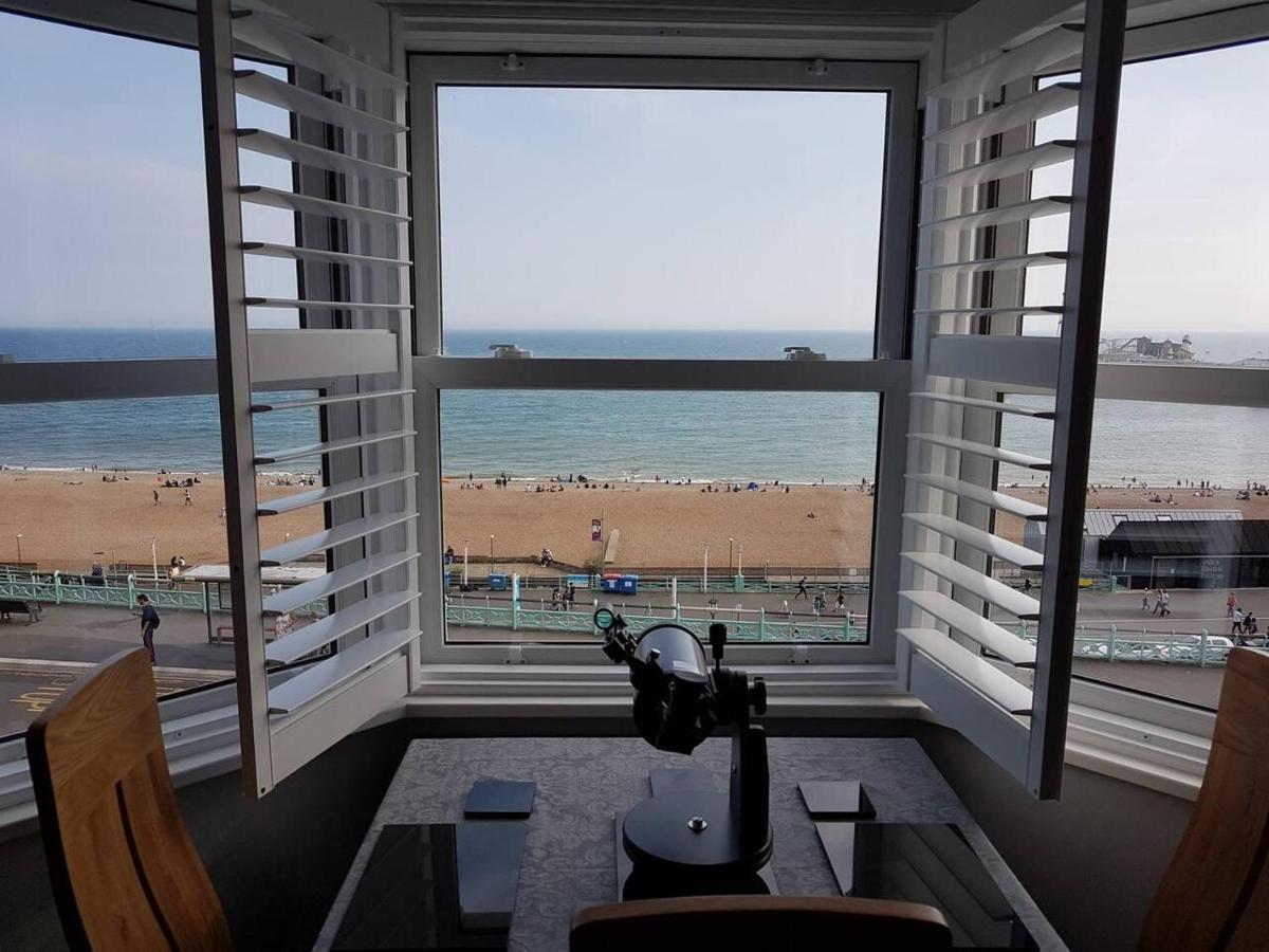 Direct Sea Views Seafront Location & Free Parking Apartment