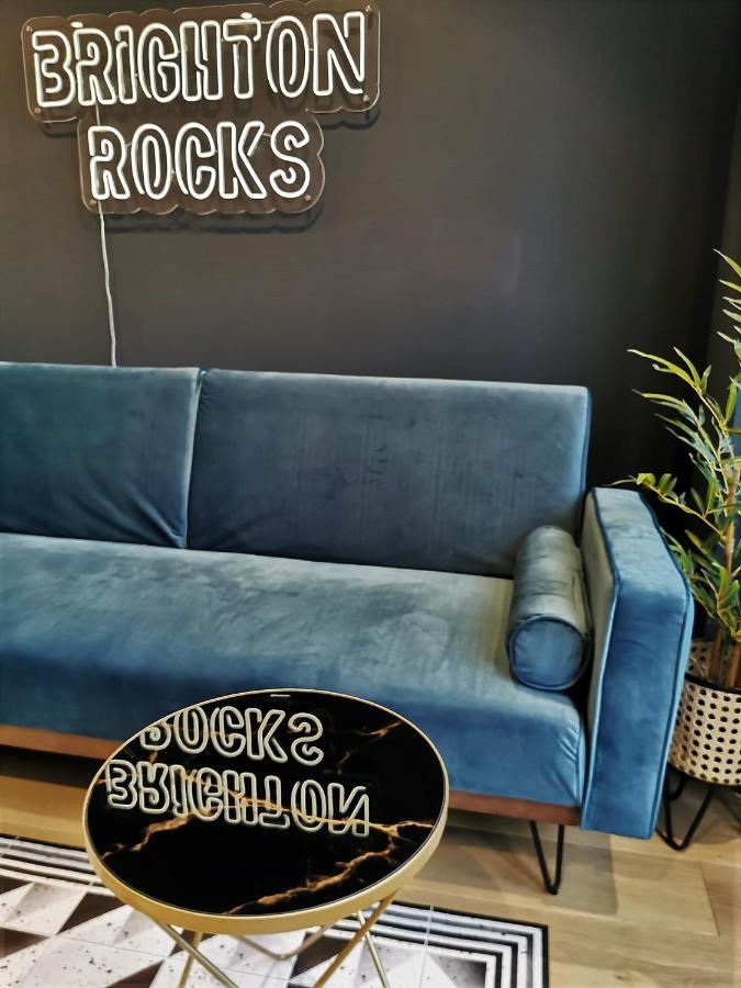 Rocks One Bed In Quiet Luxuy Development Apartment