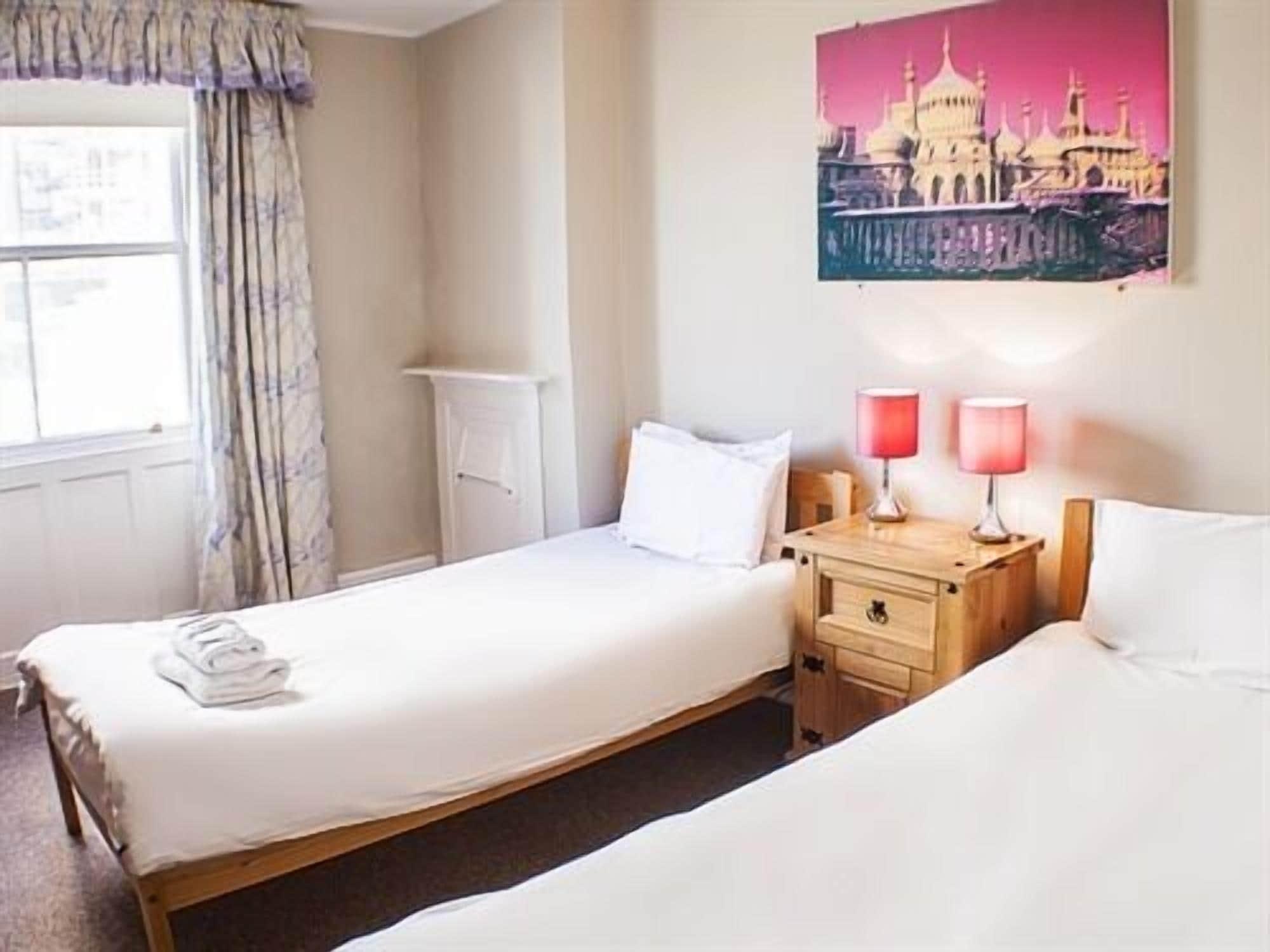 Hotel The Queensbury 2*