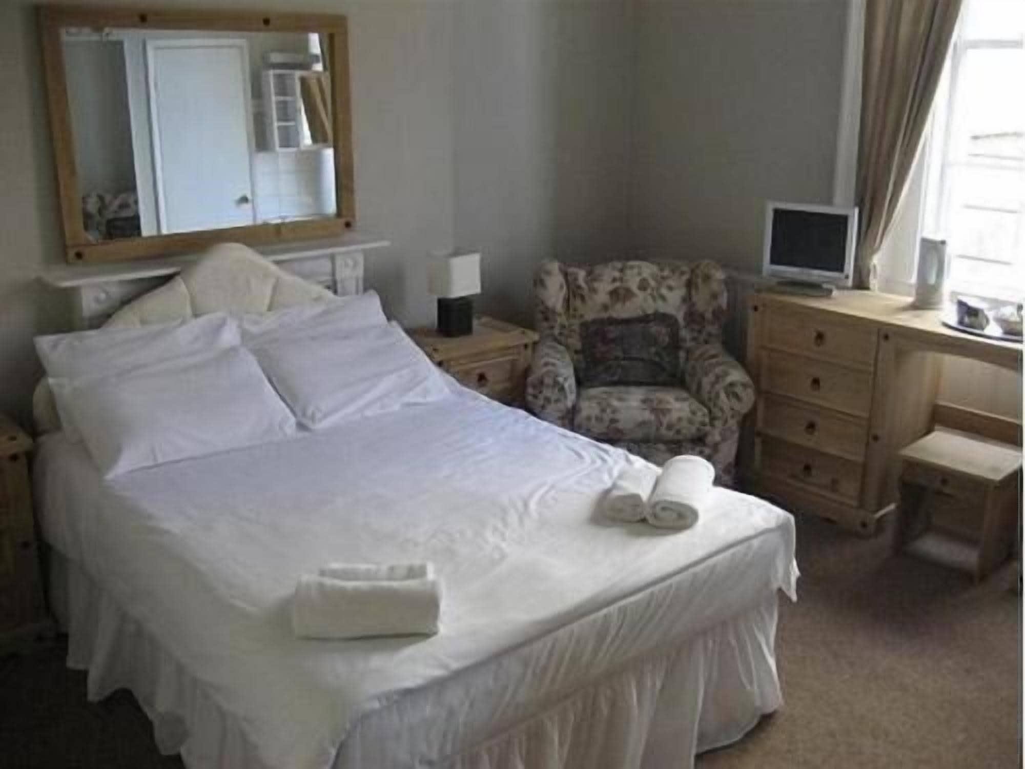 The Queensbury 2* Brighton
