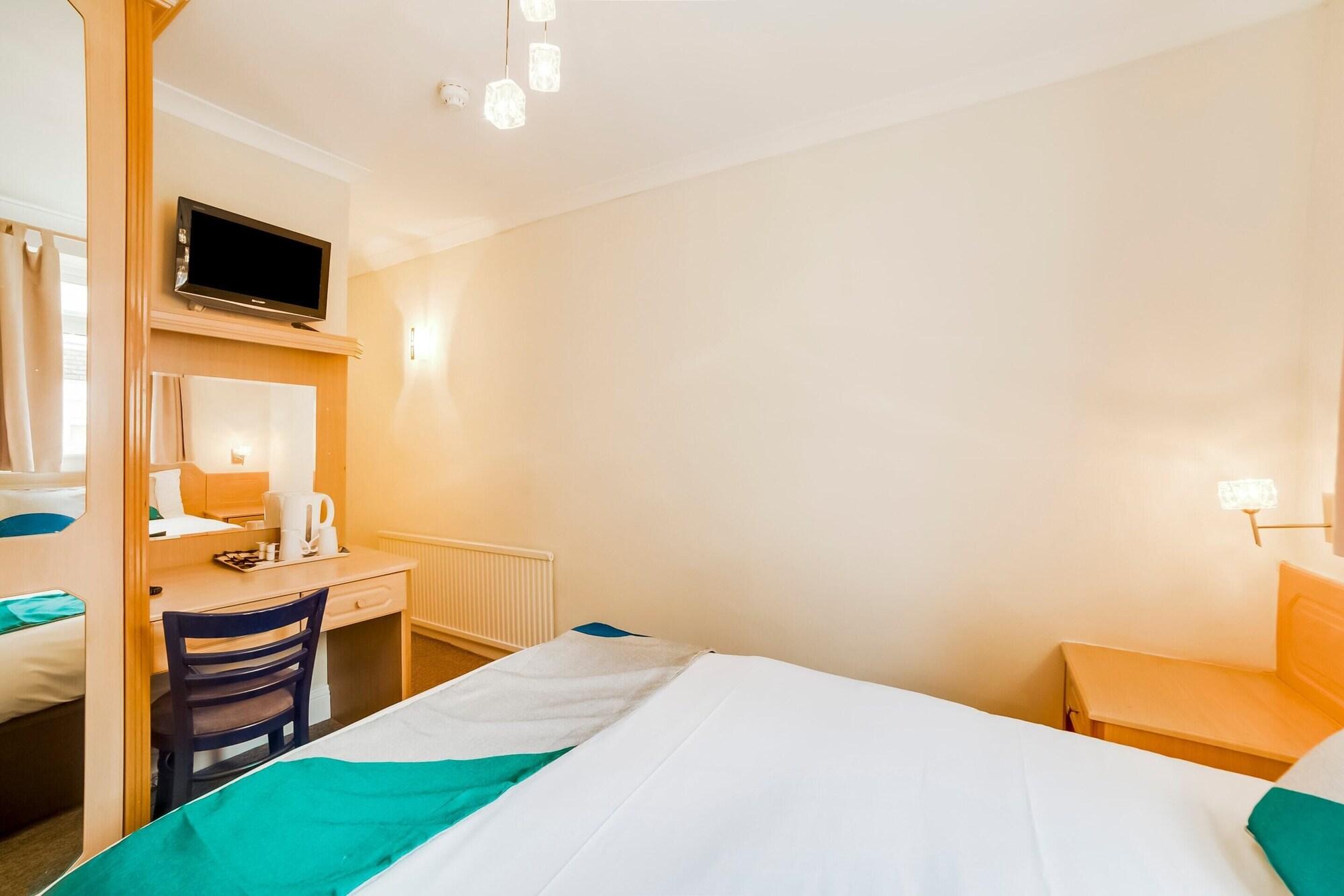 The Gullivers Hotel