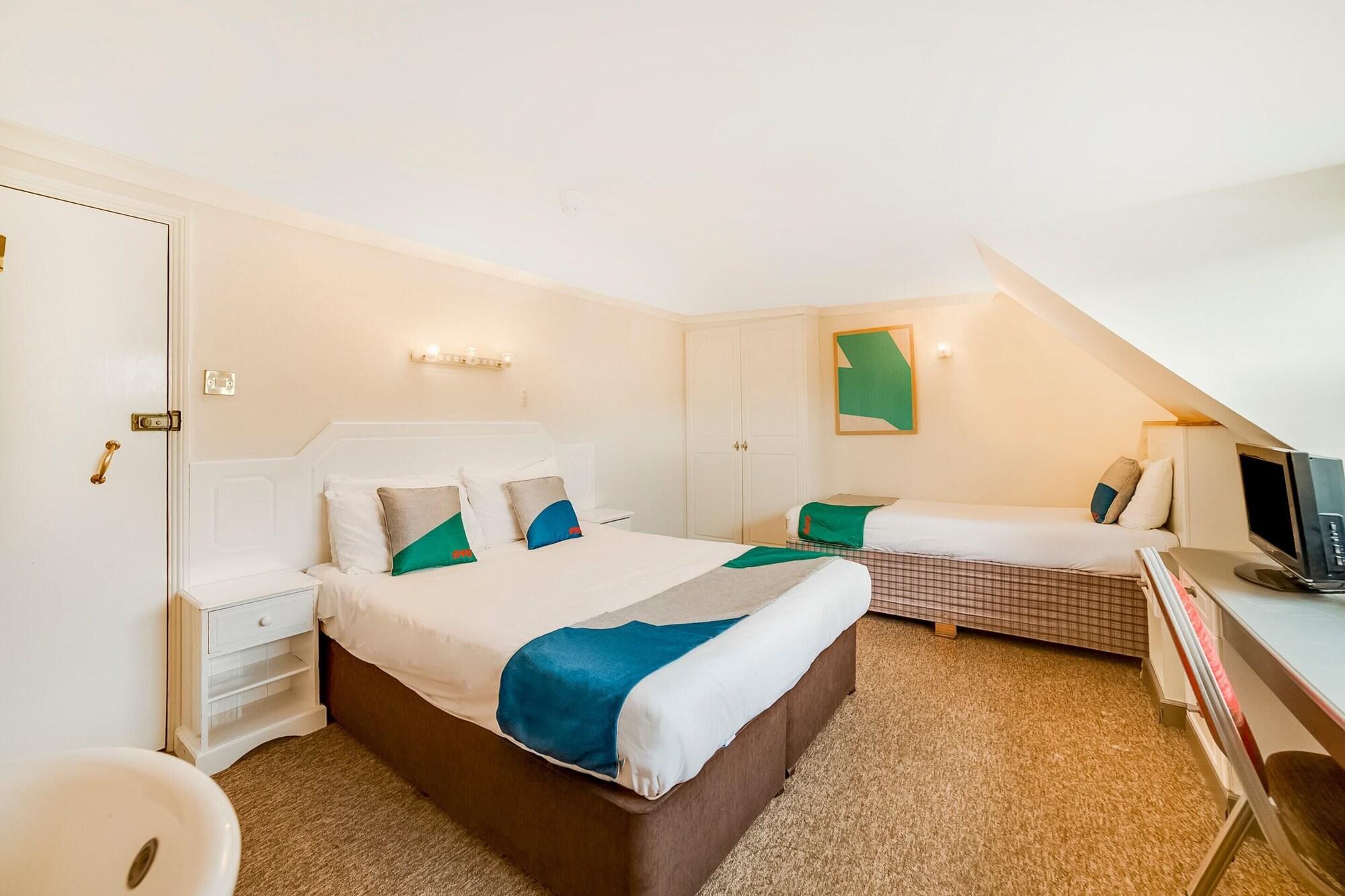 Hotel The Gullivers 3*