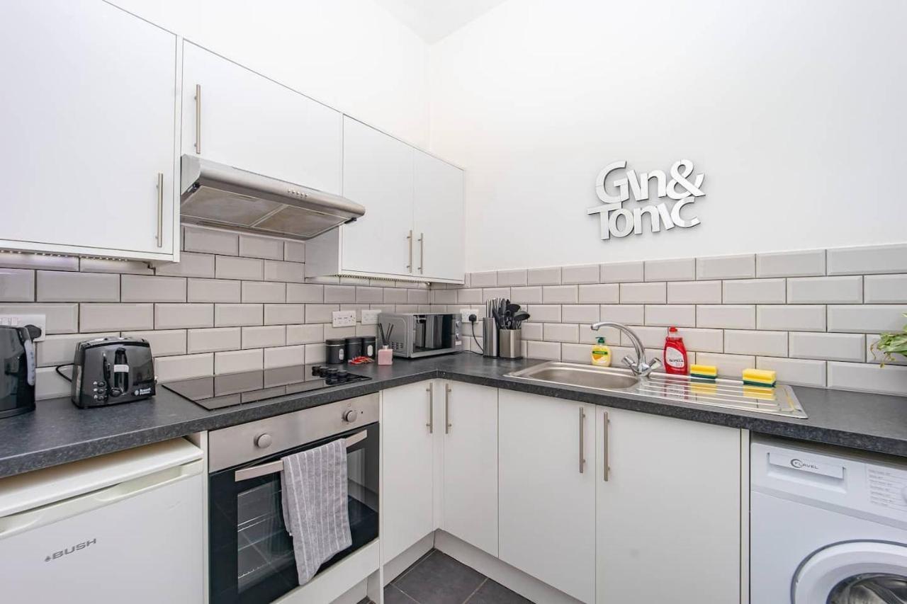 Apartment One Bedroom Flat I Walking Distance To Station *
