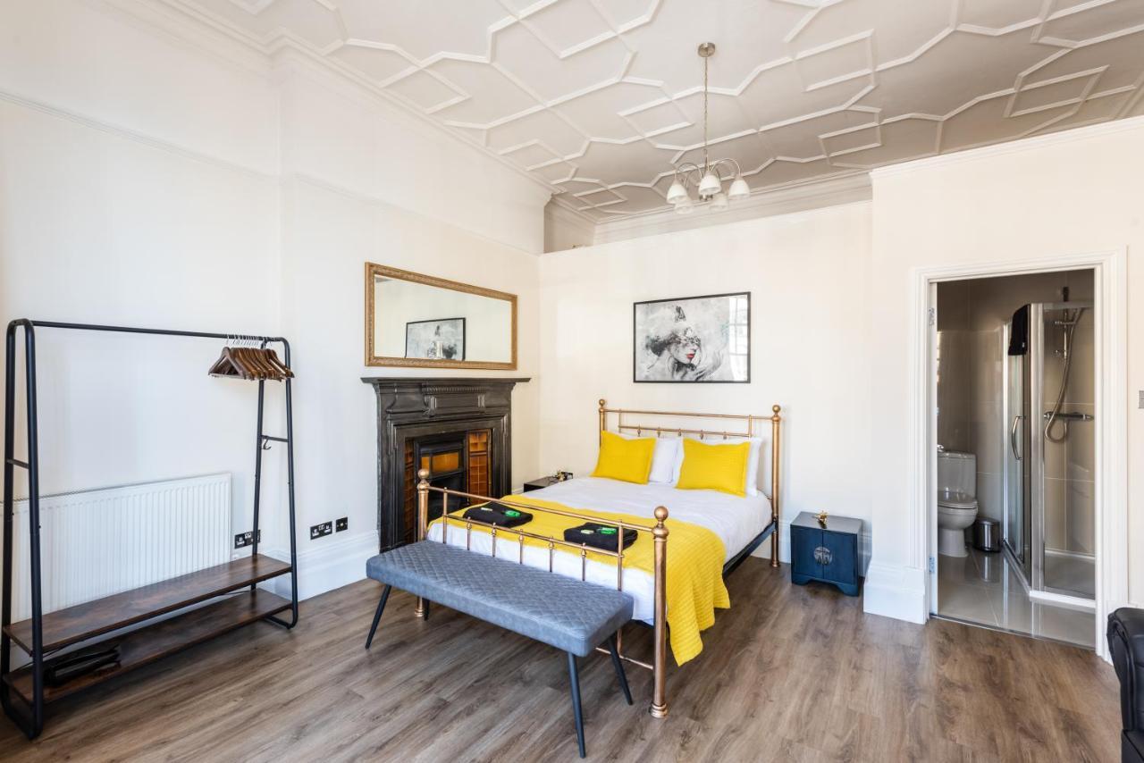 3 Bedroom Garden Opposite The Apartment