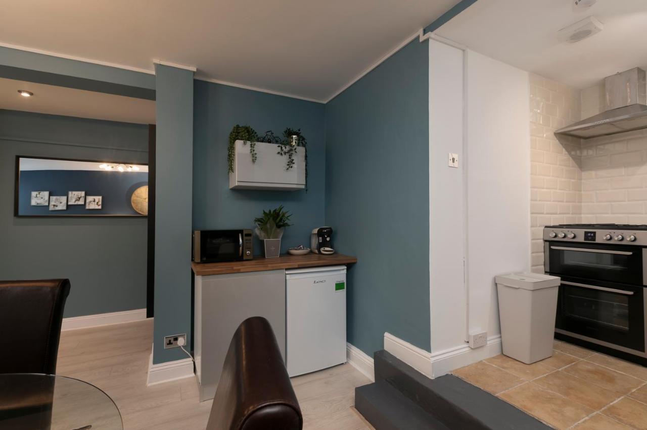 Apartment Lovely 2br Ap Just Moments Away From *