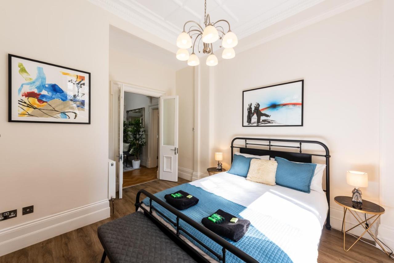 Apartment 3 Bedroom Garden Opposite The *