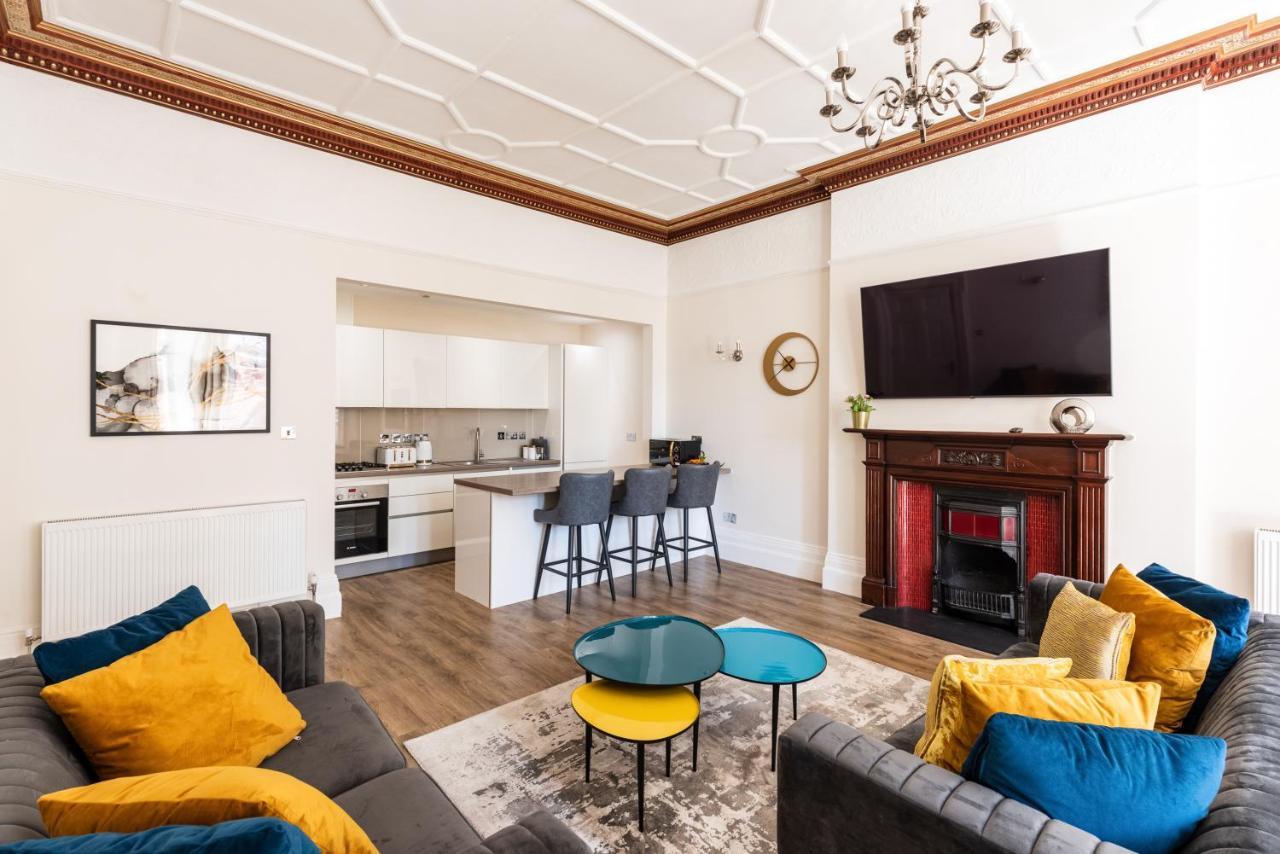 3 Bedroom Garden Opposite The *