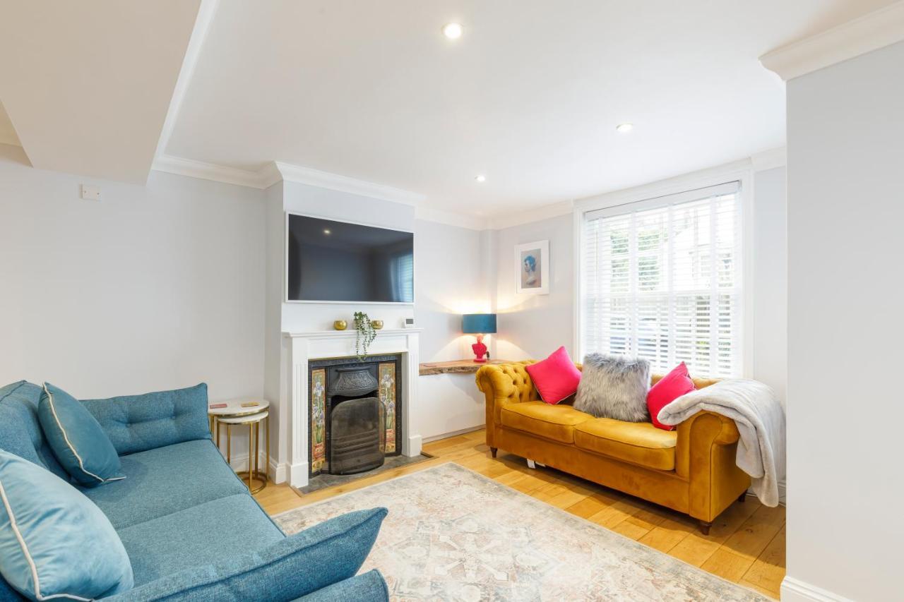 Holiday home Beautiful Central 3-bed W/roof Terrace & Parking *