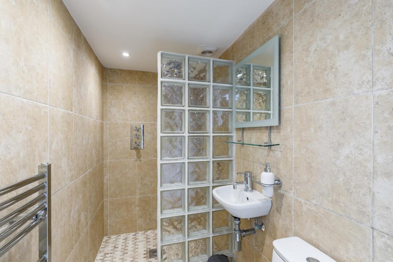 Holiday home Beautiful Central 3-bed W/roof Terrace & Parking Brighton