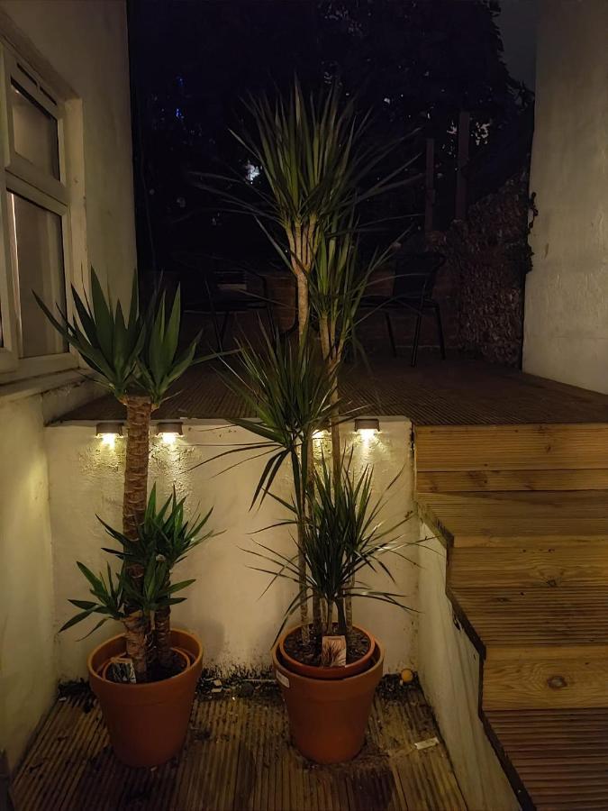 Apartment -newly Refurbished- Stylish 5 Minutes From Station W Garden *