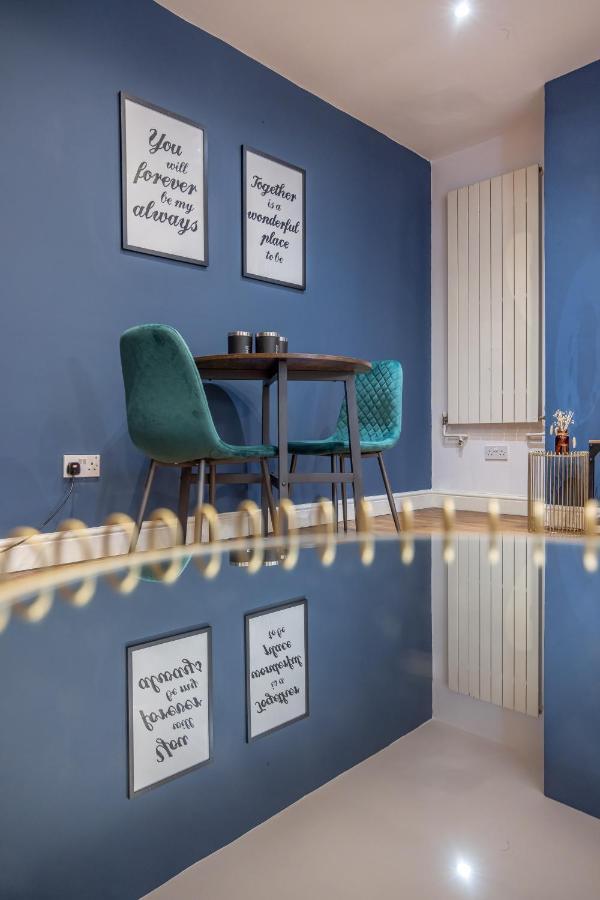 Cosy And Quirky 1 Bedroom Flat With Small Court Yard Next To Seafront Apartment