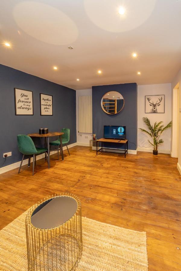 Apartment Cosy And Quirky 1 Bedroom Flat With Small Court Yard Next To Seafront *