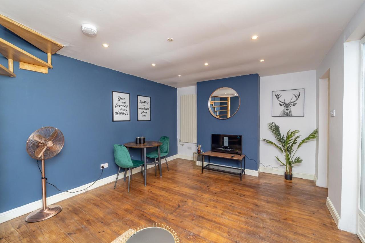 Apartment Cosy And Quirky 1 Bedroom Flat With Small Court Yard Next To Seafront *