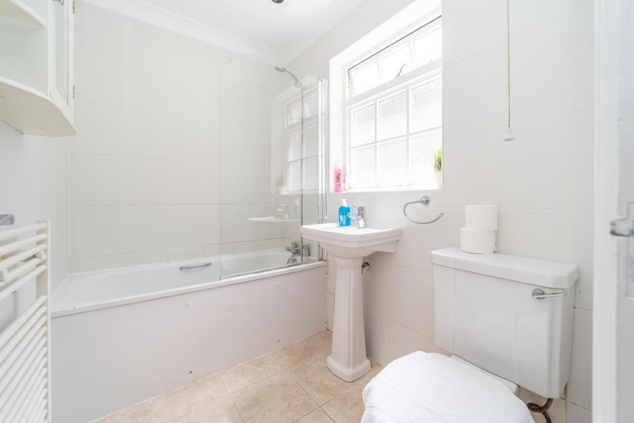 Seafront Three Bedroom House With Court Yard Sleep 8 Guests Apartment Brighton