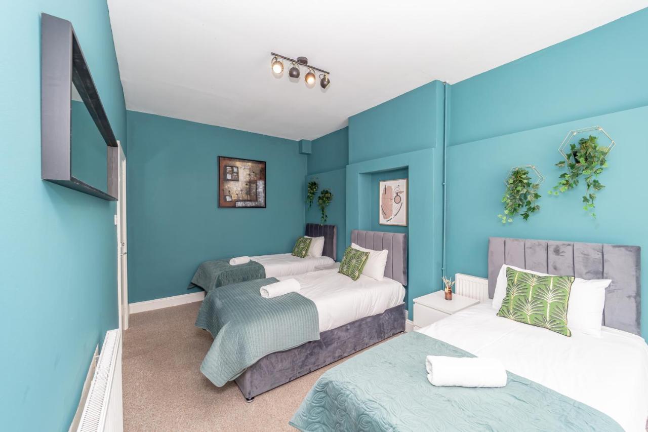 Apartment Seafront Three Bedroom House With Court Yard Sleep 8 Guests Brighton