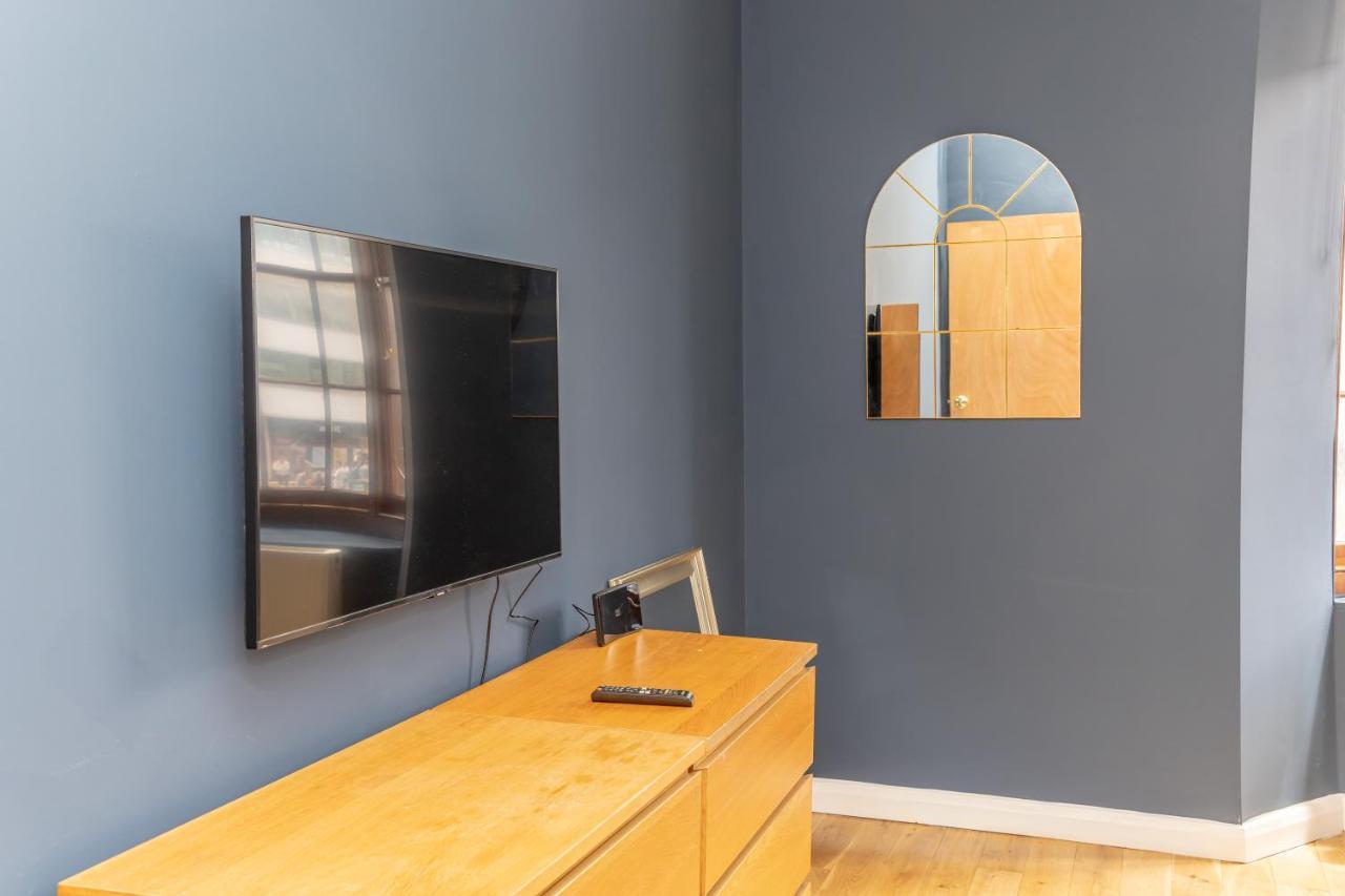 Flash Sale Train Station 3 Bedrooms Flat Bn12ter02 Apartment