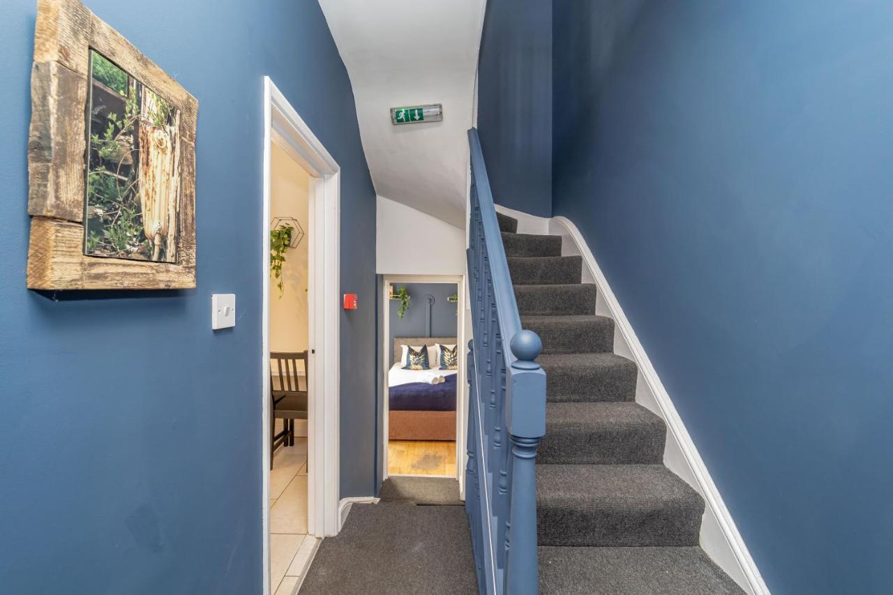 Flash Sale Train Station 3 Bedrooms Flat Bn12ter02 Apartment *