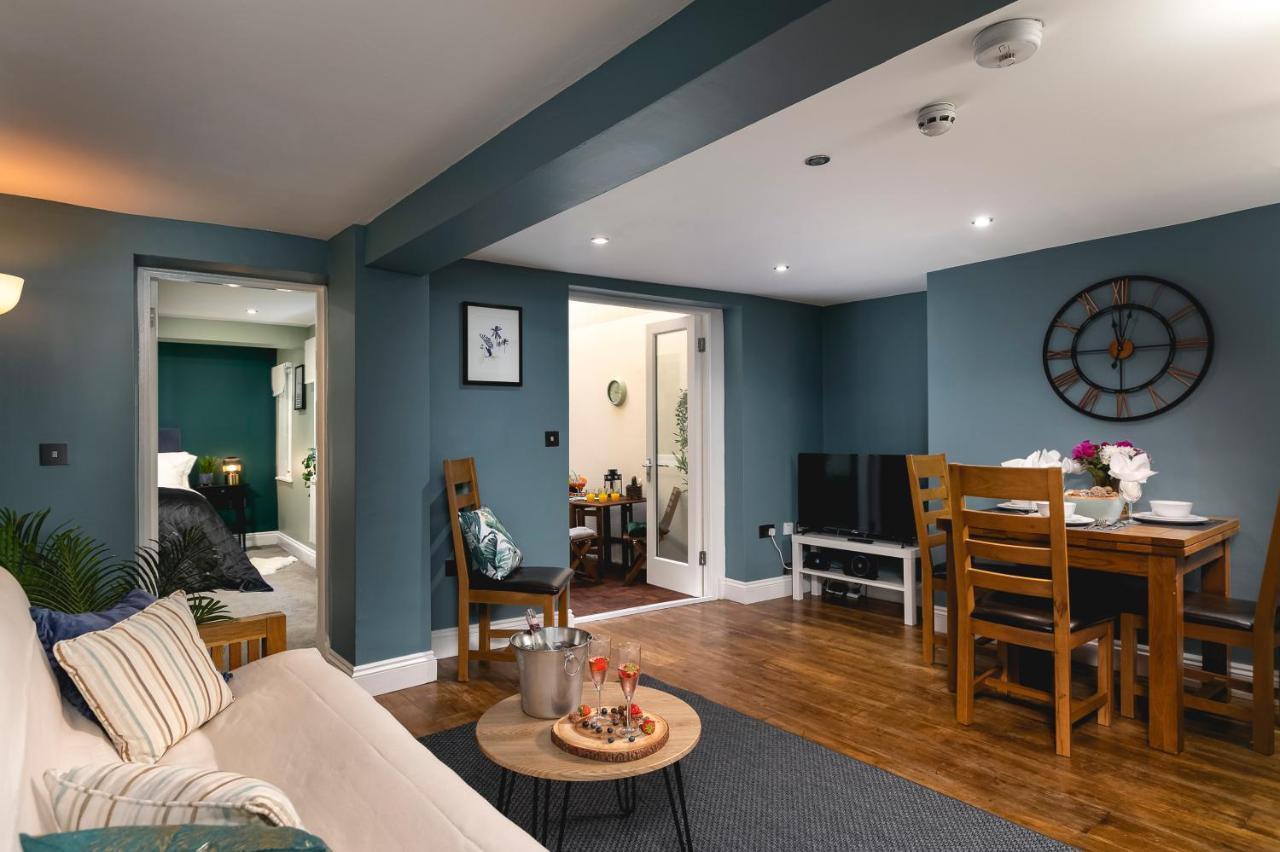 Apartment Beach 2br Ap With Patio *