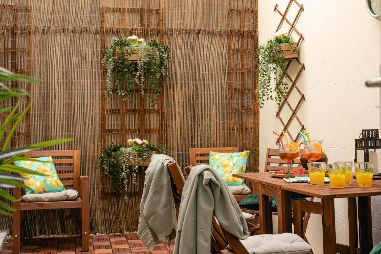 Beach 2br Ap With Patio Apartment *