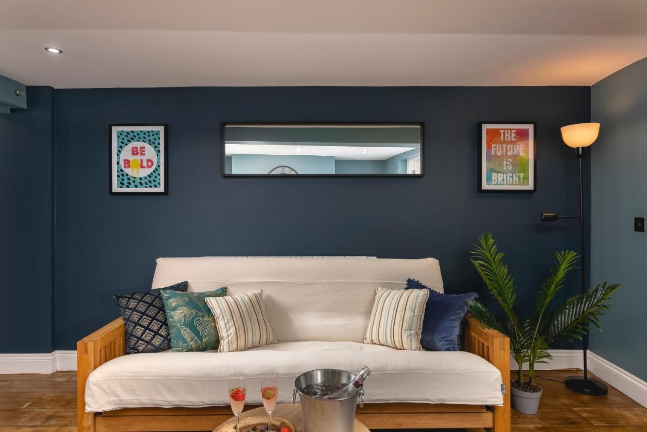 Beach 2br Ap With Patio *