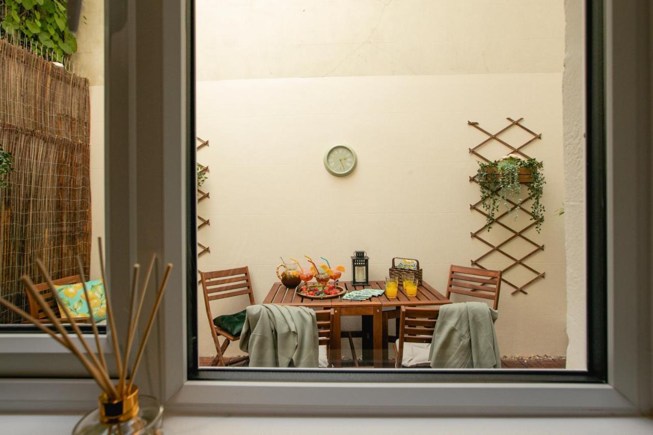 Beach 2br Ap With Patio Apartment Brighton