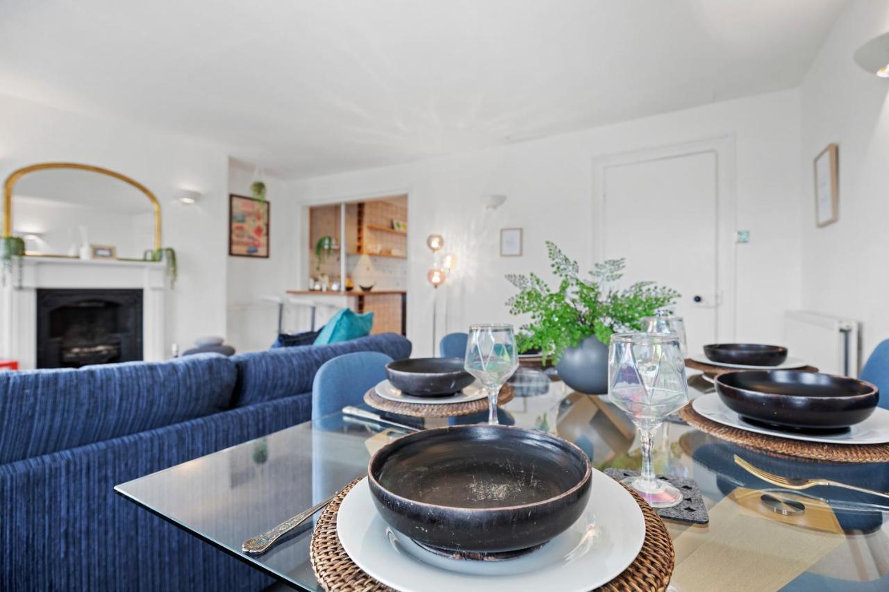 Escape To The Sea Large Property- 150 Meters- Sleeps 5 - Fast Wifi * Brighton