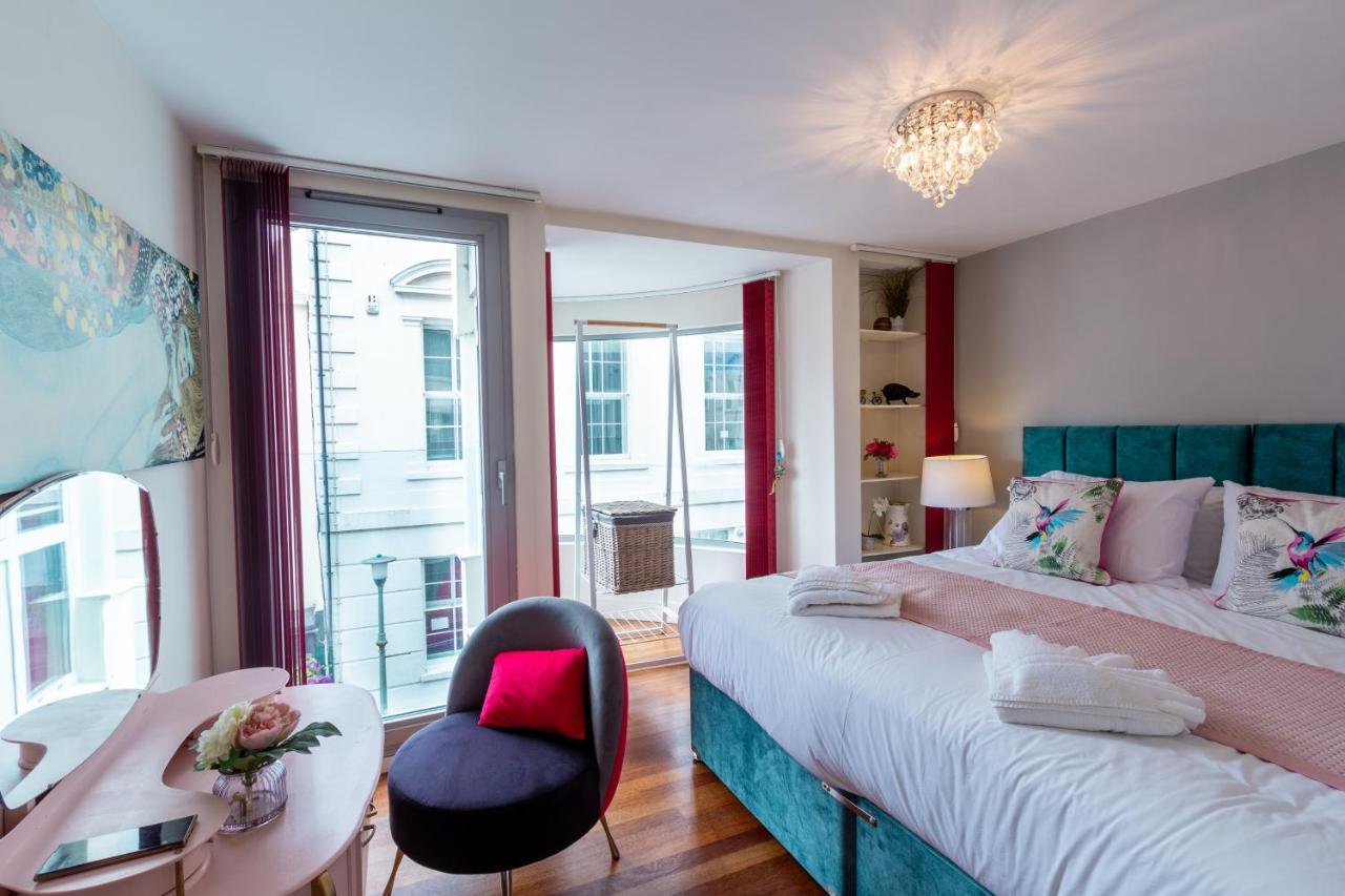 Holiday home Luxury At The Brunswick - Free Parking-4 Bedrooms