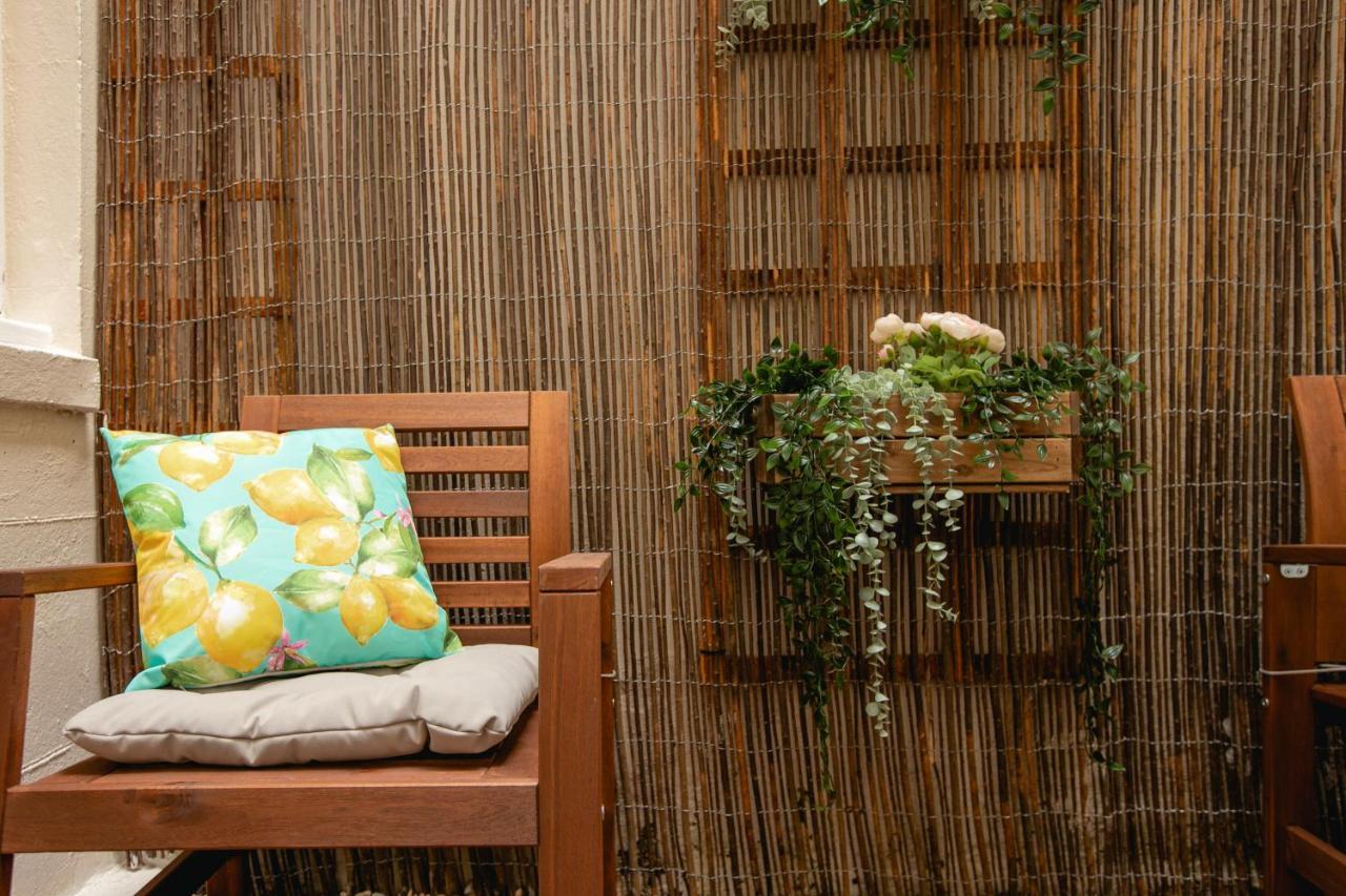 Beach 2br Ap With Patio Apartment