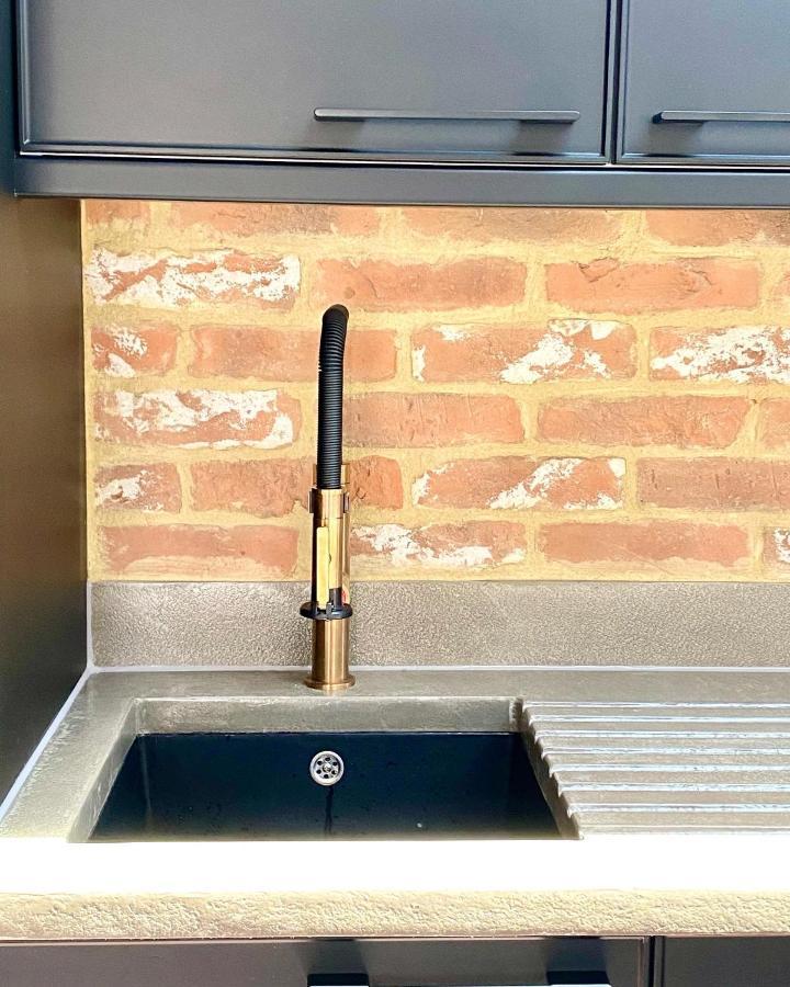Brand New 2 Bedroom Flat * Brighton